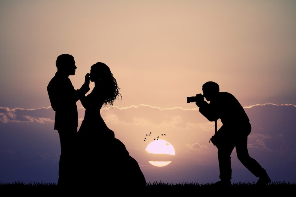 everything-you-need-to-know-about-a-wedding-photo-booth-valledearana